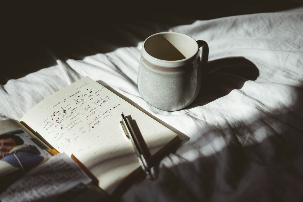 🖋️ Journaling Prompts: Remember and Reflect on Your Dreams